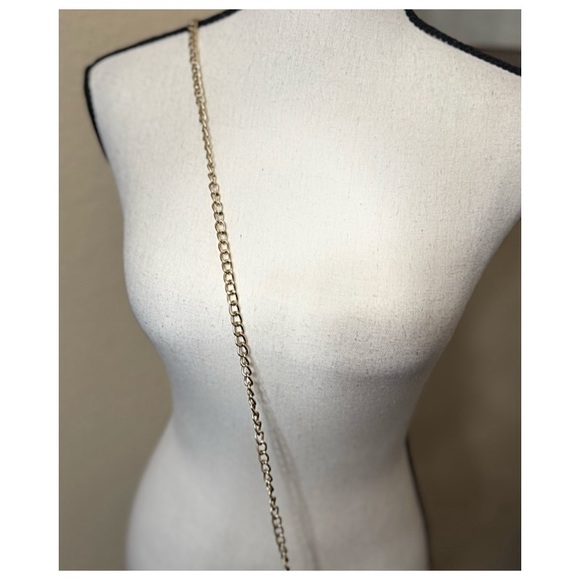 TORTOISE RING BUCKET CROSSBODY BAG - Picture 7 of 8